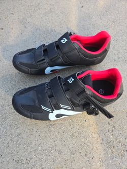 Peleton Shoes, Size 43, Excellent Condition