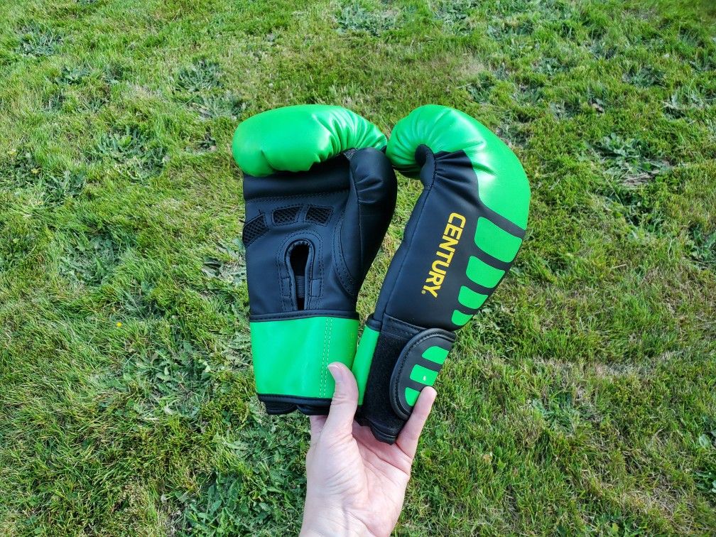 Youth boxing gloves