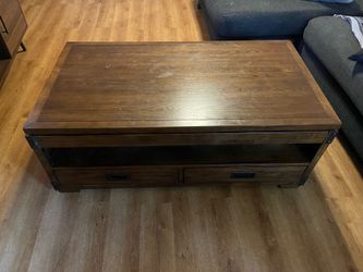 Lift top coffee table