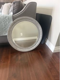 Round Mirror (32x32)