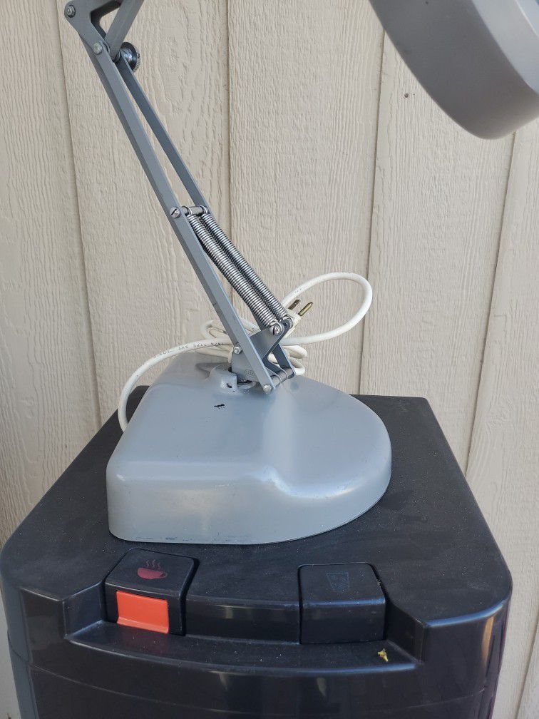 Luxo, Magnifier  Lamp VITAGE, heavy Base Swing Harm,jewelry  Drafting, Model Building  I ASK $150.00