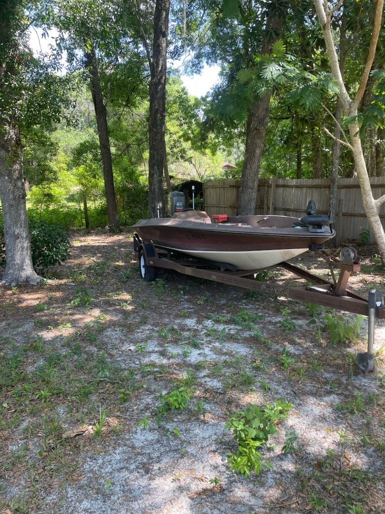 1988 Gemini Bass Boat