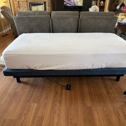 Serta iSeries Adjustable Foundation  And Serta iSeries Twin XL Mattress