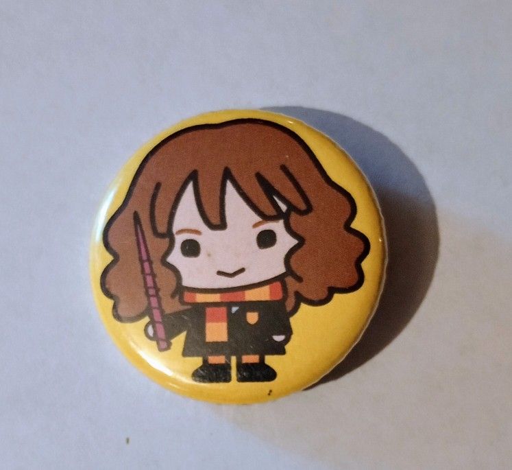 Harry Potter Chibi Hermione Character Yellow Collectible Pinback Lapel Pin A-1