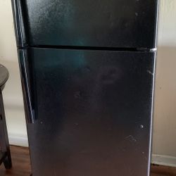 GE Refrigerator