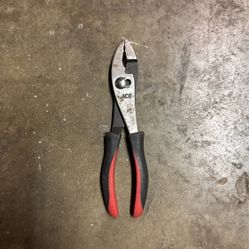 Pliers