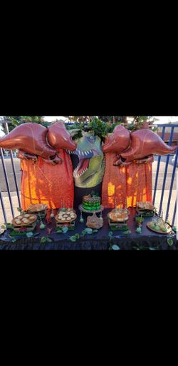 Dinosaurs center pieces