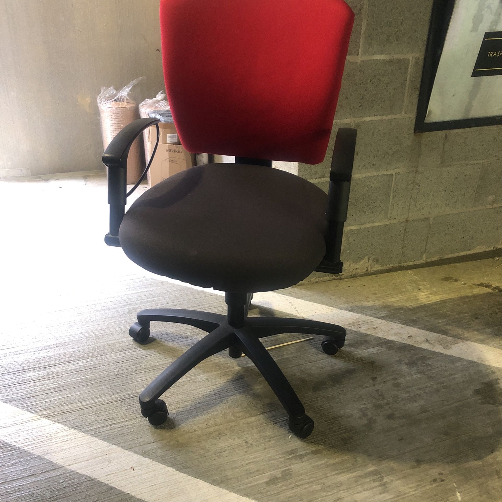 Office Chair (adjustable)