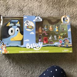 Bluey’s Ultimate Play & Go Play set Includes 14 Pieces (6 Figures And Accessories) And Carrying Case