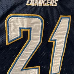 Los Angeles Chargers Jersey for Sale in San Marcos, CA - OfferUp