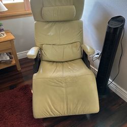 Leather recliner perfect classic chair