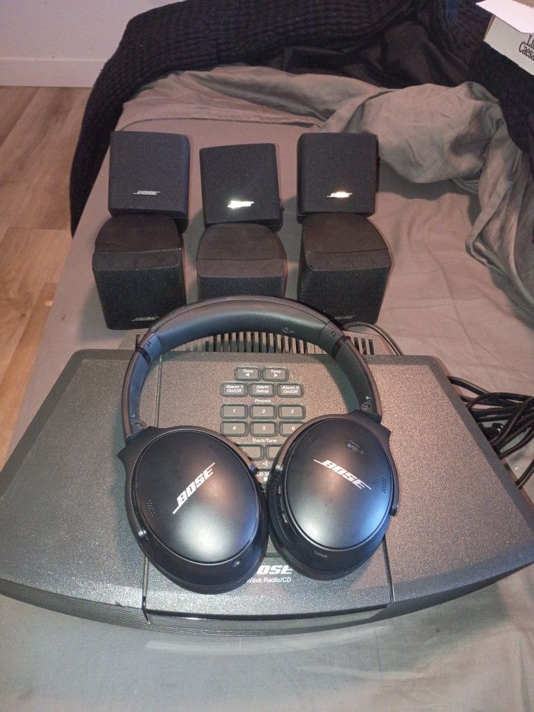 Bose Lot Noise Cancelling Wireless Headphones,Wave Radioand 6 Satellite Speaker's