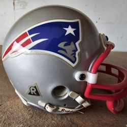 NEW ENGLAND PATRIOTS GREY & RED MINI NFL FOOTBALL HELMET by RIDDELL without box