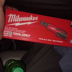 Milwaukee 3/8" Drive 12v Ratchet 