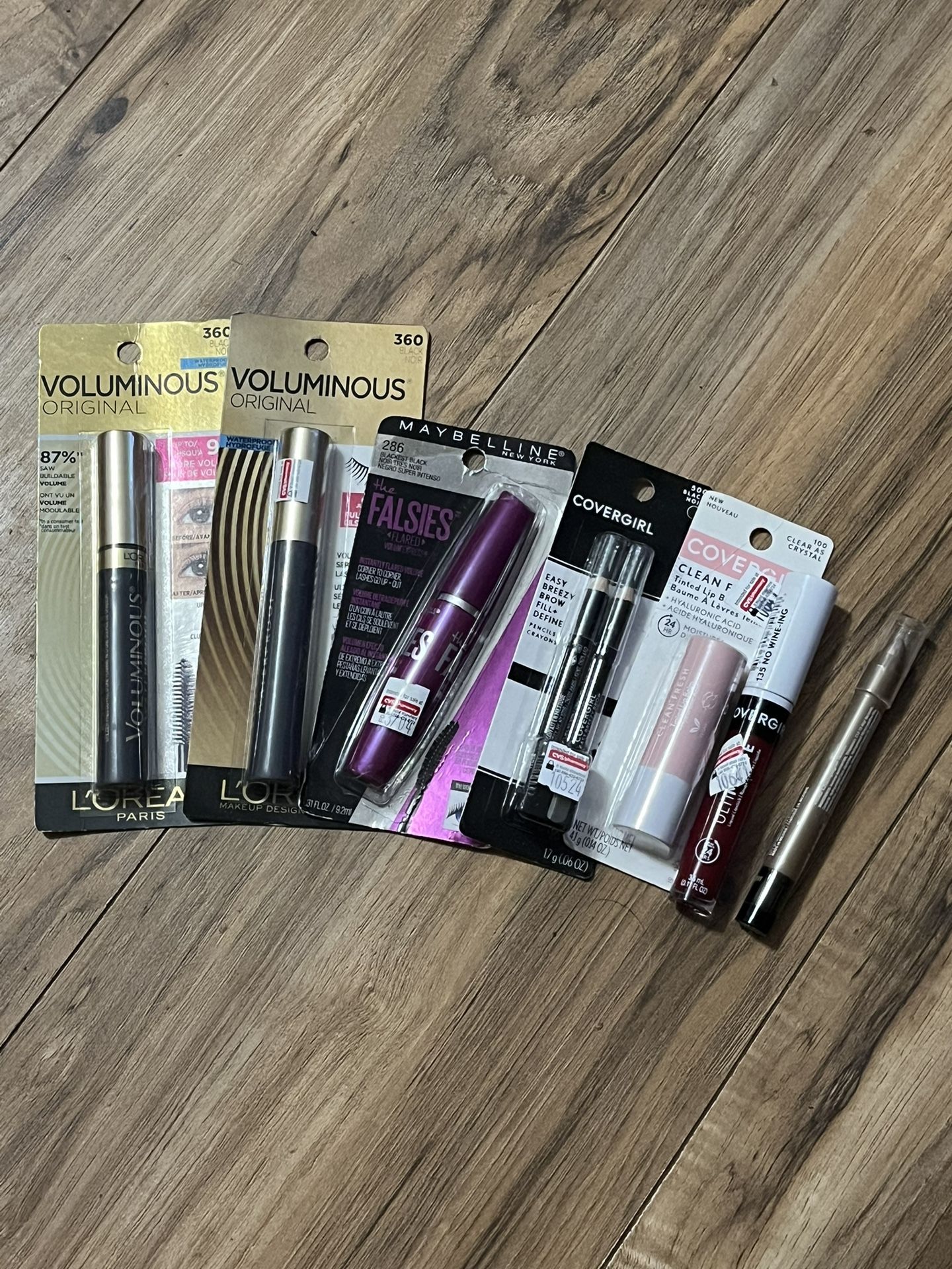 NIP Lot of Make Up Loreal, Maybelline, Covergirl, WetnWild