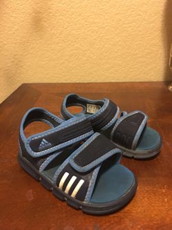 Adidas boys sandals size 6c