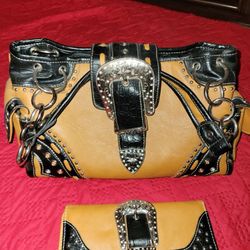 Real Cute Purse And Matching Wallet. It's In Real Good Condition. Willing to Meet. 