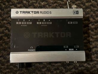 Native Instruments Traktor Audio 6 studio Interface