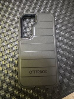 Otterbox Defender Pro case for Samsung Galaxy S22