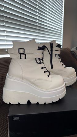 Rave Platforms – Demonia White – Women’s Size 9