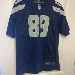 Seahawks jersey size XL woman’s. $20 cash only. everett /melvin ave pick up area. 