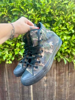Custom camo converse size 8 women