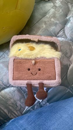 Jellycat Amuseables Treasure Chest