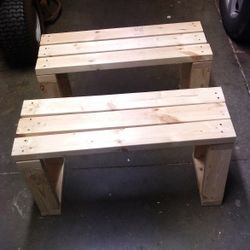 2 Benches Great Christmas 🎁