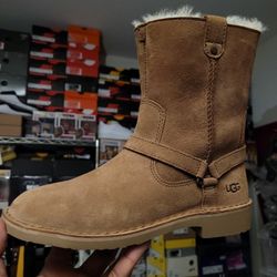 Women's UGG Boots Light Brown Size 6