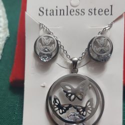 New Stainless Steel 2pc Necklace And Earrings Of Butterflys Mpu Serious Buyer Don't Deliver Cash Only Price Firm 