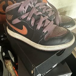 Jordan 1 Mid 12c