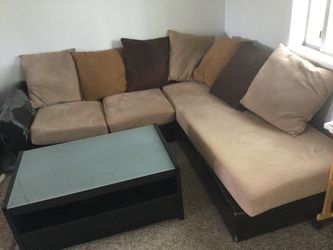 (Free delivery) Sofa and coffee table