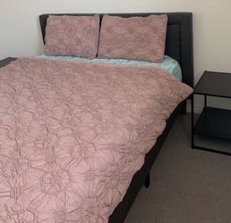 Furniture for Luxury apartment design Queen size bed, super thick mattress high quilt