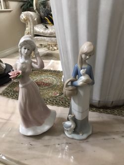 2 decoration pieces