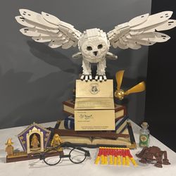 LEGO Harry Potter Hogwarts Icons Set 100% Complete Including Original Box And Manual