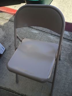 Vendo sillas de metal a $10 cada una