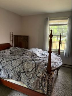 Bedroom set - Cherry Wood