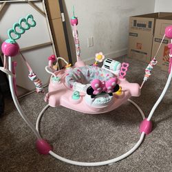 Minnie Mouse Jumping Activity 