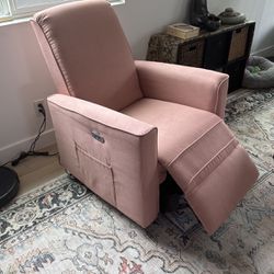 Electric Reclining Chair with USB connector. 