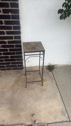 Metal plant stand