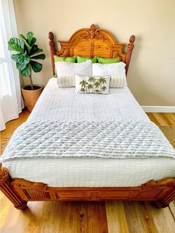 Tommy Bahama style Bedroom Set ( deliver available)