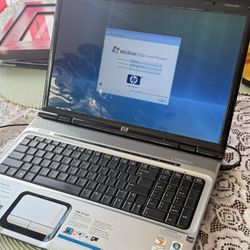 HP Pavilion dv9810us Laptop - 17” Screen