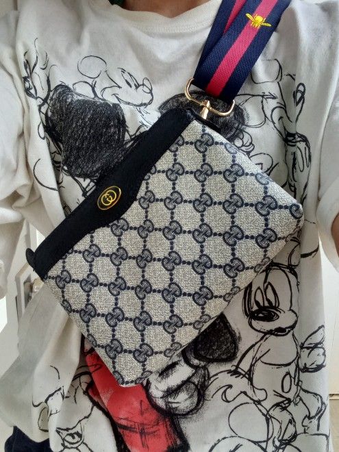 Authentic Vintage Gucci Interlocking GG Monogram Supreme Clutch Fanny Bum Waist Belt Crossbody Bag