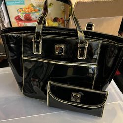 Dooney And Bourke Purse And Wallet