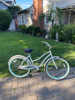 26” Women’s beach cruiser bike