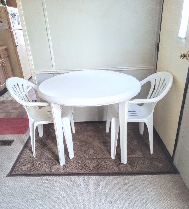 WHITE 38" ROUND PATIO TABLE W/ "PAIR" OF PATIO CHAIRS
