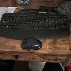 Logitech Wireless Keyboard And Mouse 