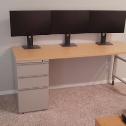 3 Dell Ultrasharp 24" Monitors U2419H