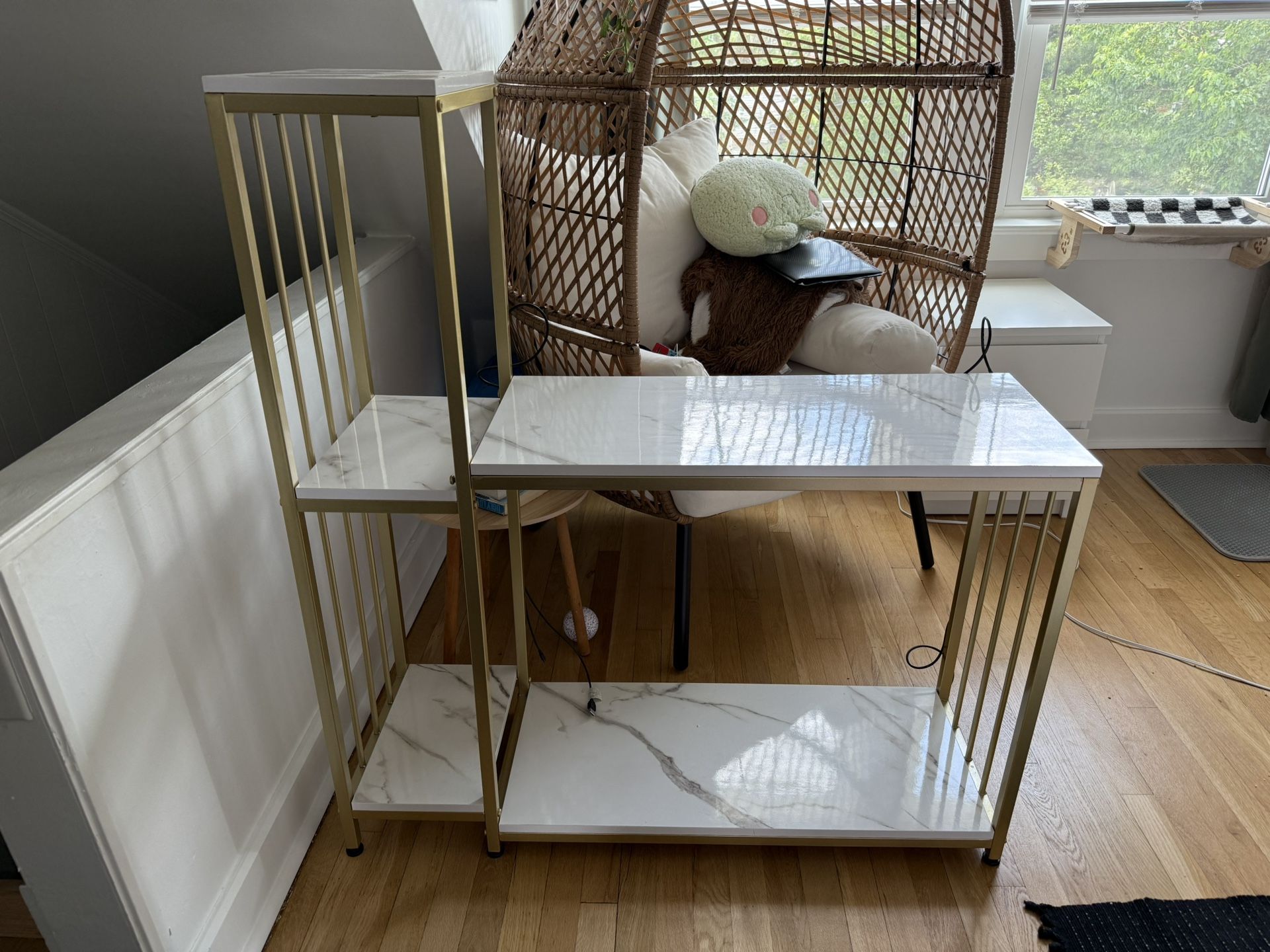Shelf/desk