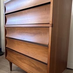Mid century Dresser 